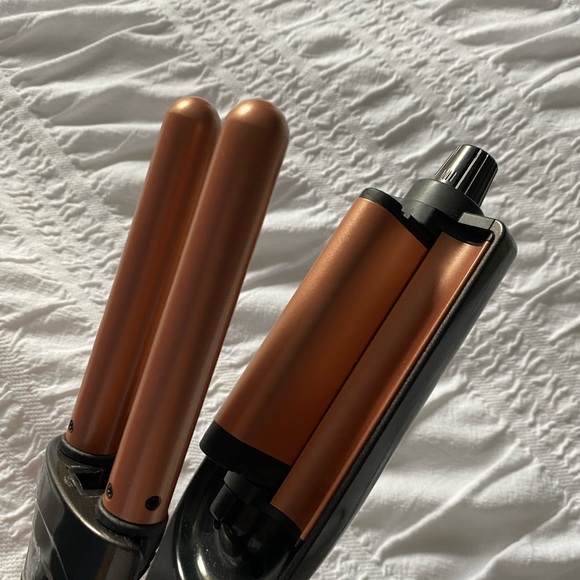 Revlon Copper Tourmaline Ceramic Adjustable Waver - Picture 2 of 5